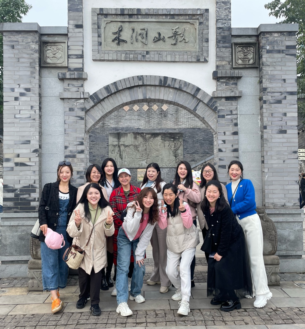 20230309-重慶分公司-張心儀-重慶分公司開展“遇見美麗，多彩生活”的三八婦女節(jié)踏青活動 (1).jpg